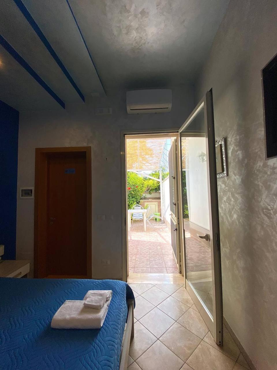 B&B Vistadamare Torre Specchia Ruggeri Exterior photo
